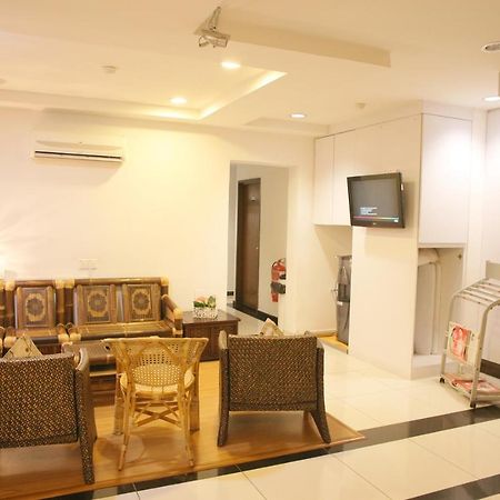 N K Hotel Муар Екстер'єр фото